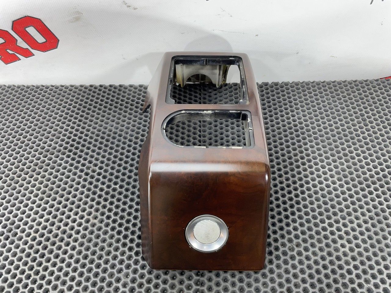 накладка на торпедо (консоль) Land Rover Range Rover 3 поколение 2002, 2.9 л., M 57 D 30, дизель, АКПП, внедорожник 5 дв., FAG000160AUL - фото №1