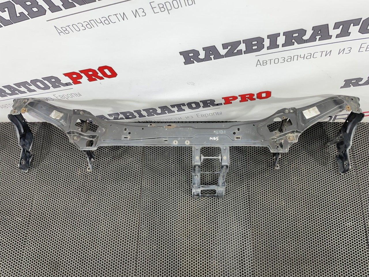 передняя панель крепления облицовки (телевизор) Mercedes-Benz C-Класс W203/S203/CL203 2002, 2.0 л., M 111.955, бензин, МКПП, купе, A2036202272 - фото №1