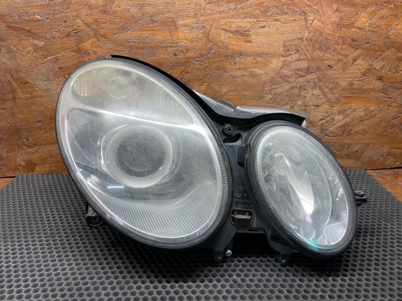 фара правая Mercedes-Benz E-Класс W211/S211 2004, 2.7 л., OM 647.961, дизель, МКПП, седан - фото №1