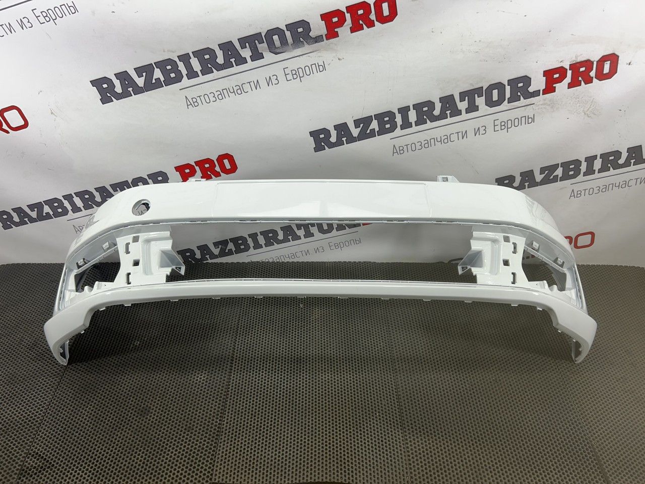 бампер передний Volkswagen Polo 5 поколение (2009 - 2015), 6RU807221A - фото №1