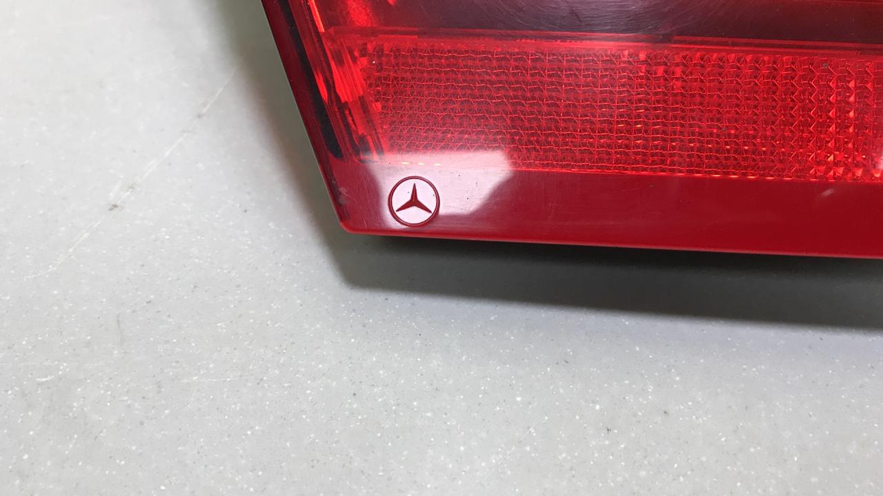 фонарь крышки багажника левый Mercedes-Benz E-Класс W212/S212/C207/A207 W212 2009, 2.1 л., OM 651.924, дизель, 6МКПП, 040, седан, задний привод, правый руль, A2128203164 - фото №1