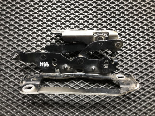 петля капота левая Mercedes-Benz C-Класс W204 [рестайлинг] 2011, 2.1 л., OM 651.913, дизель, МКПП, 040u, седан, правый руль, A2048800728