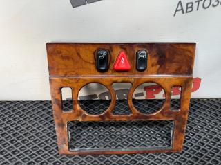 Декоративная накладка центральной консоли Mercedes-Benz E-Класс W210/S210 [рестайлинг] W210 1999, 2.0 л., M 111.942, бензин, АКПП, седан, задний привод, правый руль