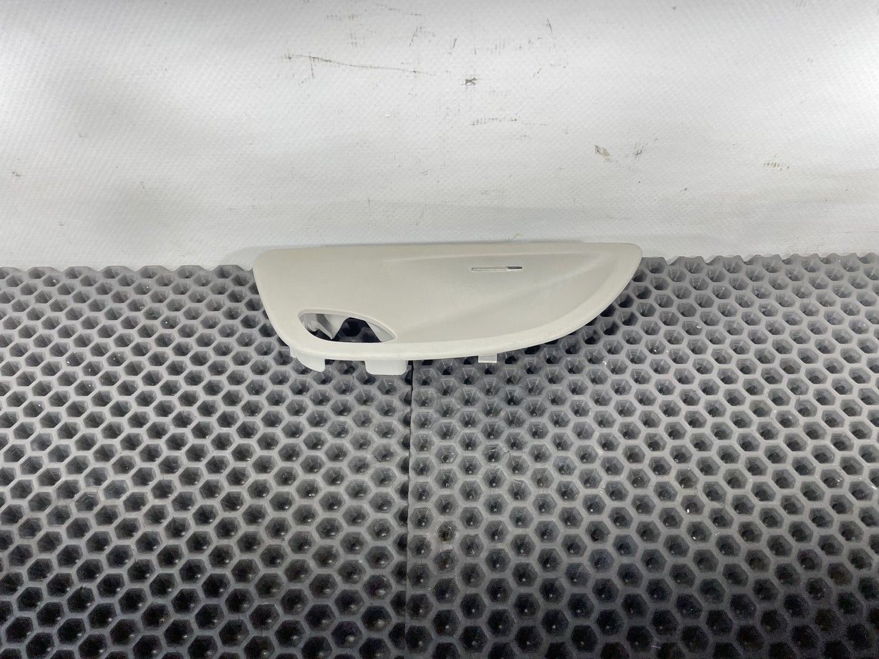 накладка ручки салона передней левой BMW 5 серия F07/F10/F11 F11 2010, 3.0 л., N57 D30 A, дизель, АКПП, универсал, 51417226367 - фото №1