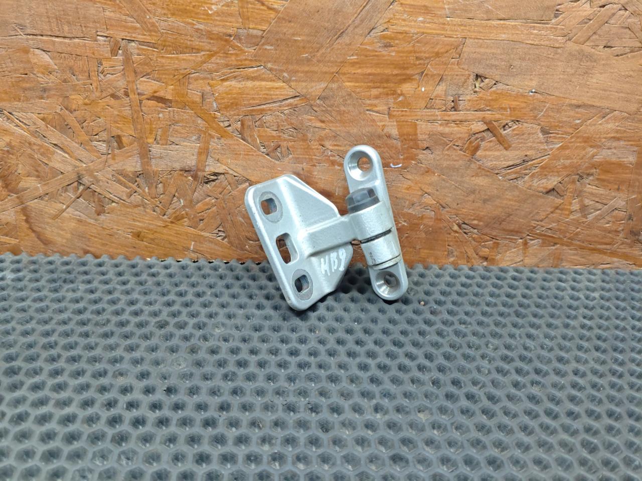 петля двери Mercedes-Benz E-Класс W211/S211 2004, 2.7 л., OM 647.961, дизель, МКПП, седан - фото №1
