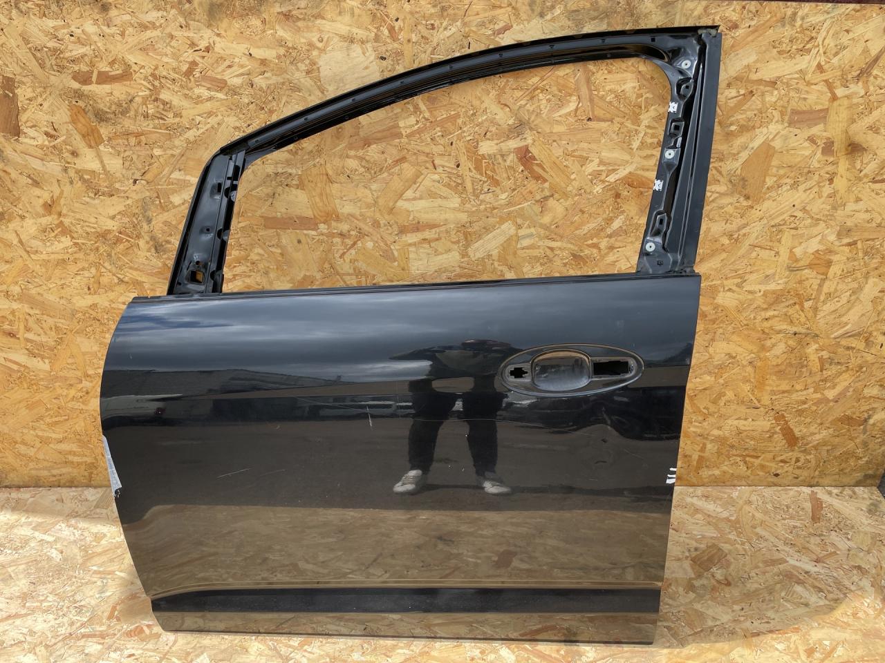 дверь передняя левая Ford C-Max 2 поколение CB7 2013, 1.0 л., M2DA, бензин, МКПП, минивэн - фото №1