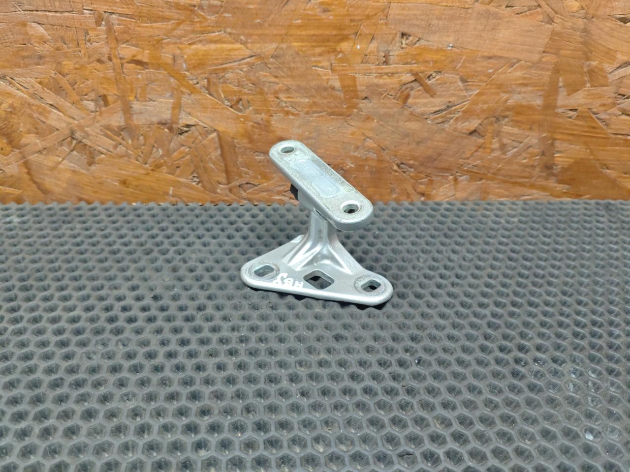 петля двери Mercedes-Benz E-Класс W211/S211 2004, 2.7 л., OM 647.961, дизель, МКПП, седан - фото №1