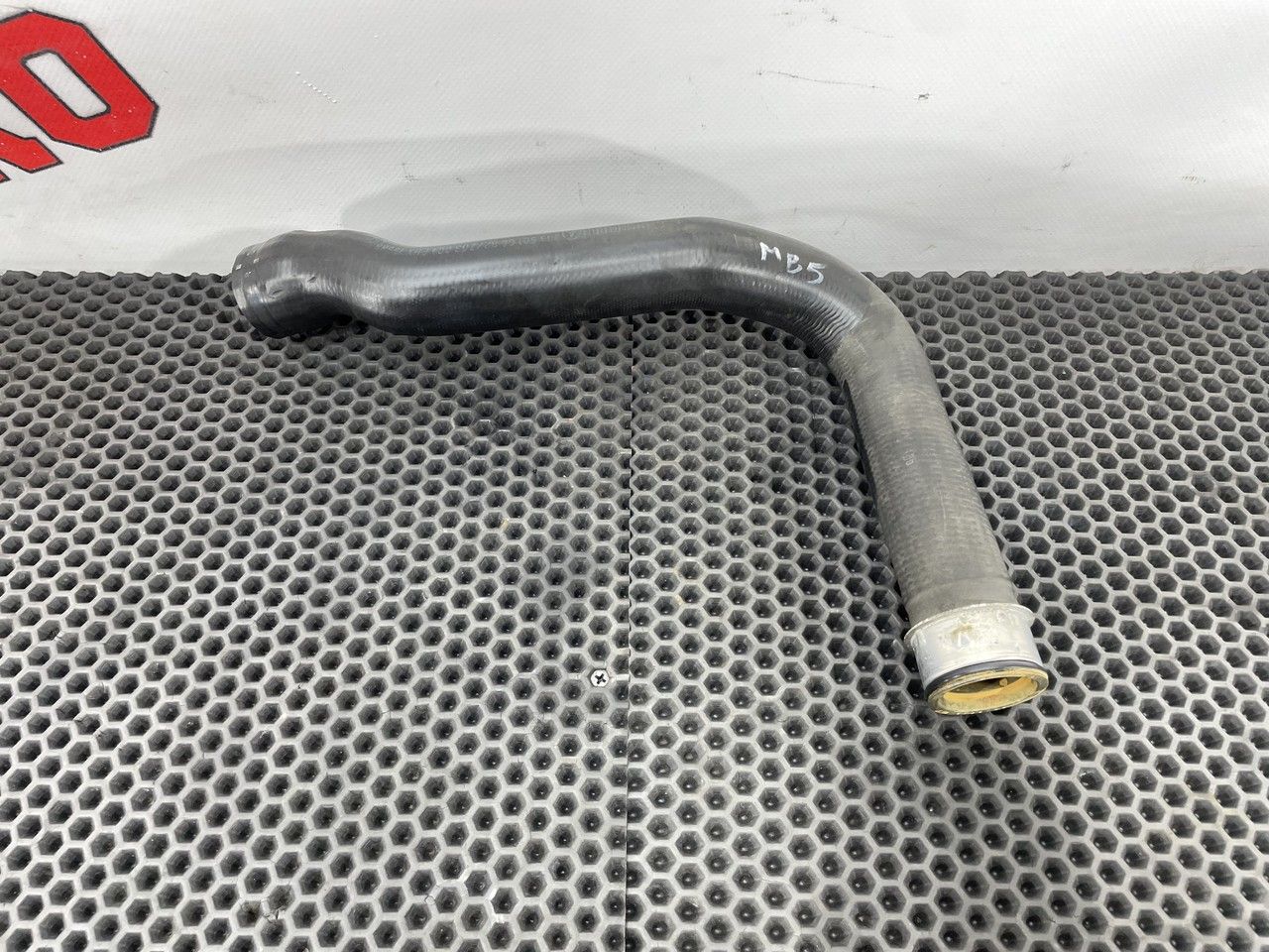 патрубок радиатора Mercedes-Benz C-Класс W203/S203/CL203 2002, 2.0 л., M 111.955, бензин, МКПП, купе, A2035010882 - фото №1