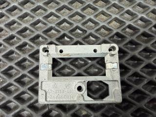 крепление зеркала наружного Mercedes-Benz C-Класс W203/S203/CL203 [рестайлинг] W203.046 2005, 1.8 л., M 271.946, бензин, АКПП, седан, A2038100111, 2038100111