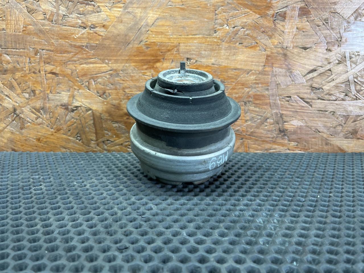 подушка крепления двигателя Mercedes-Benz E-Класс W211/S211 2004, 2.7 л., OM 647.961, дизель, МКПП, седан - фото №1