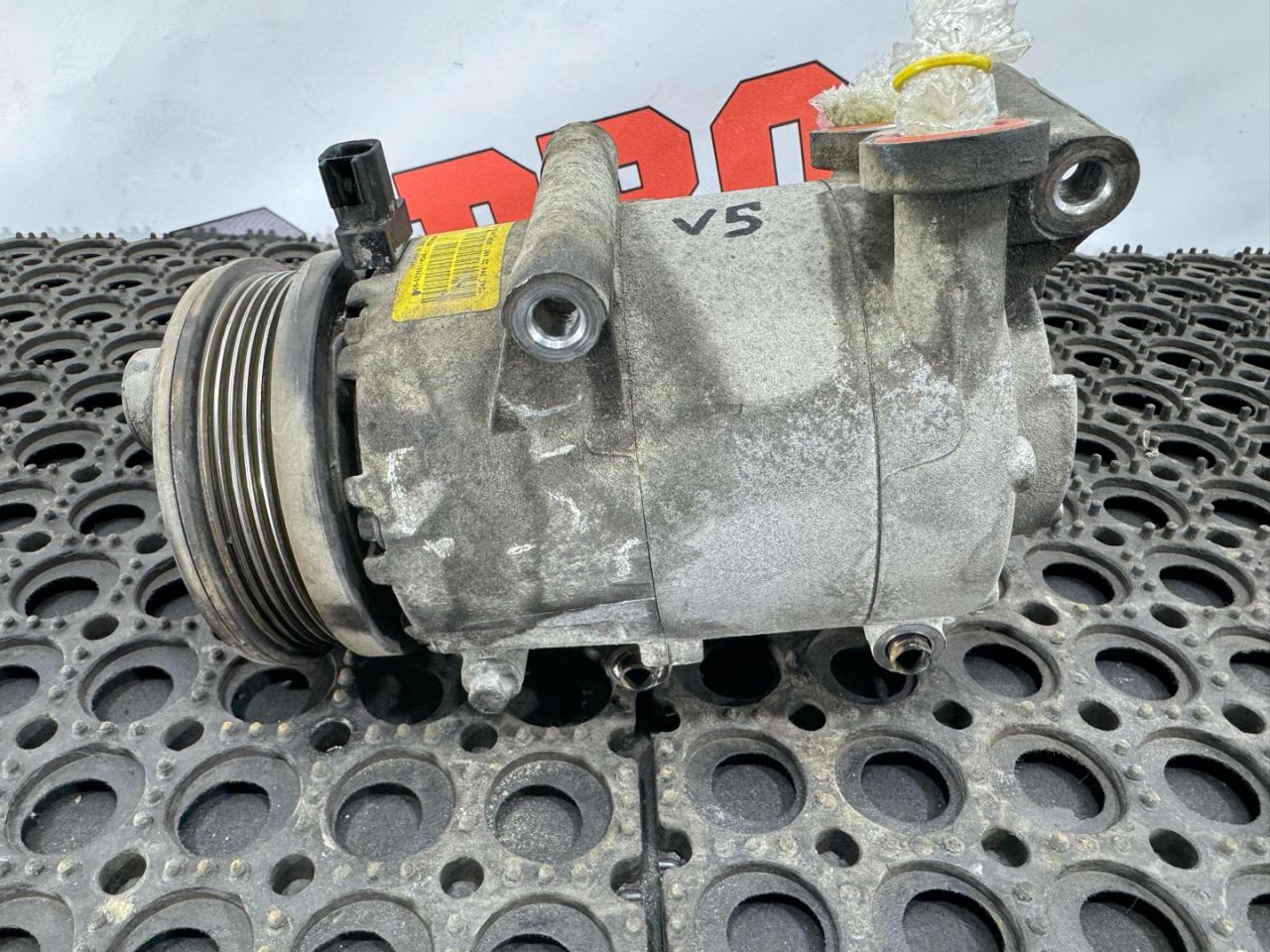 компрессор кондиционера Volvo S40 2 поколение 2004, 1.8 л., B 4184 S11, бензин, МКПП, седан, 3M5H-19D629-RD - фото №1