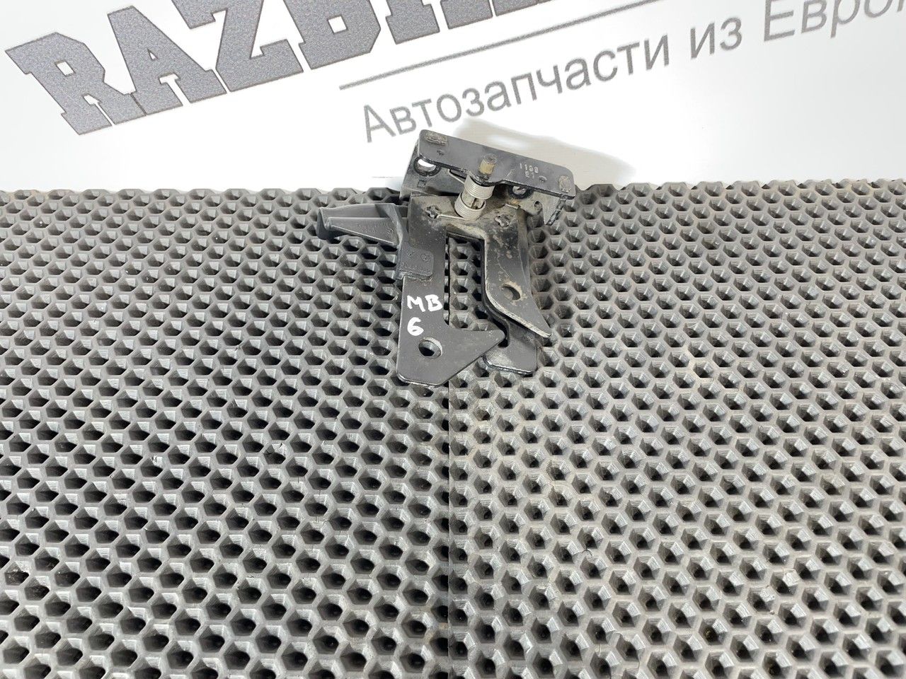 замок капота Mercedes-Benz E-Класс W212/S212/C207/A207 W212 2009, 2.1 л., OM 651.924, дизель, 6МКПП, 040, седан, задний привод, правый руль, A2128800064 - фото №1