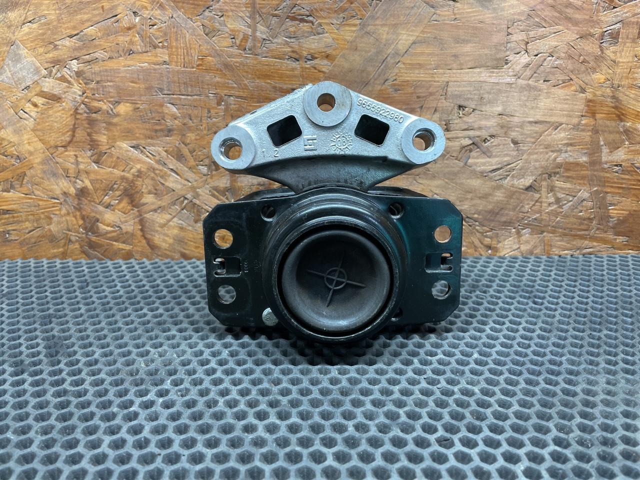 подушка крепления двигателя Peugeot 307 1 поколение 2002, 1.6 л., NFU (TU5JP4), бензин, МКПП, универсал - фото №1