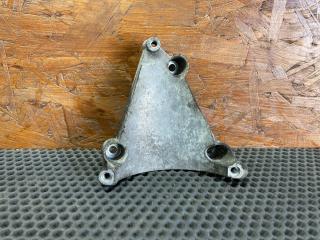 кронштейн компрессора кондиционера Audi A6 4F/C6 2004, 3.2 л., AUK, бензин, АКПП, седан