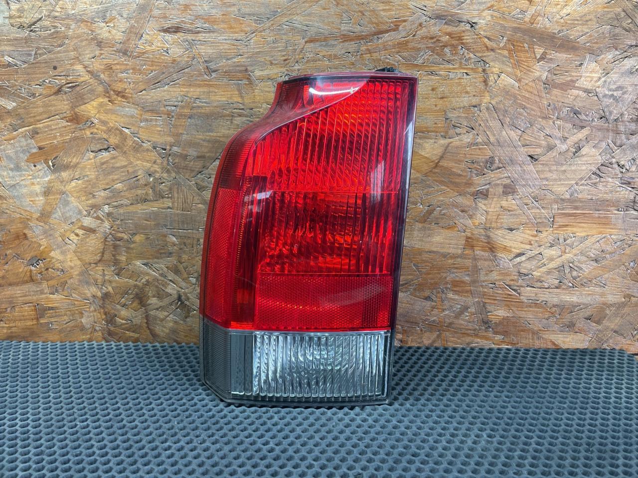 фонарь задний левый Volvo V70 2 поколение 2002, 2.4 л., B 5244 T3, бензин, МКПП, универсал - фото №1