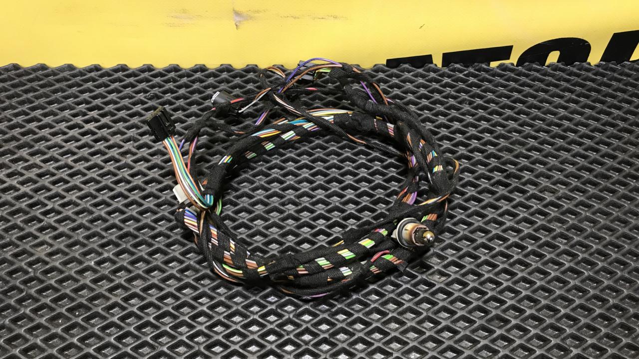 Проводка крышки багажника Mercedes-Benz E-Класс W212/S212/C207/A207 W212 2009, 2.1 л., OM 651.924, дизель, 6МКПП, 040, седан, задний привод, правый руль - фото №1