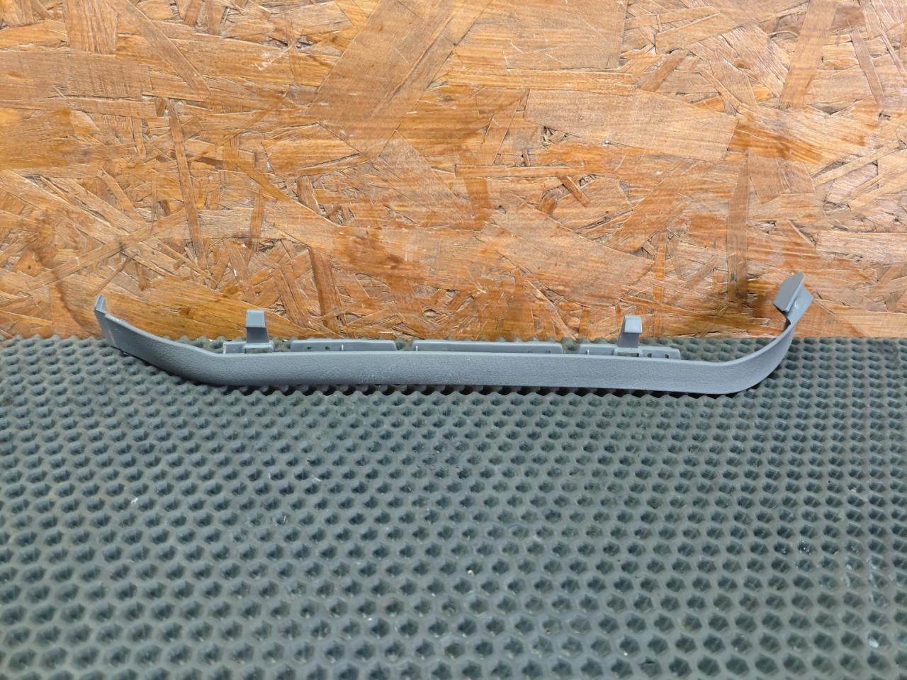накладка двери (крышки) багажника Peugeot 307 1 поколение 2002, 1.6 л., NFU (TU5JP4), бензин, МКПП, универсал - фото №1