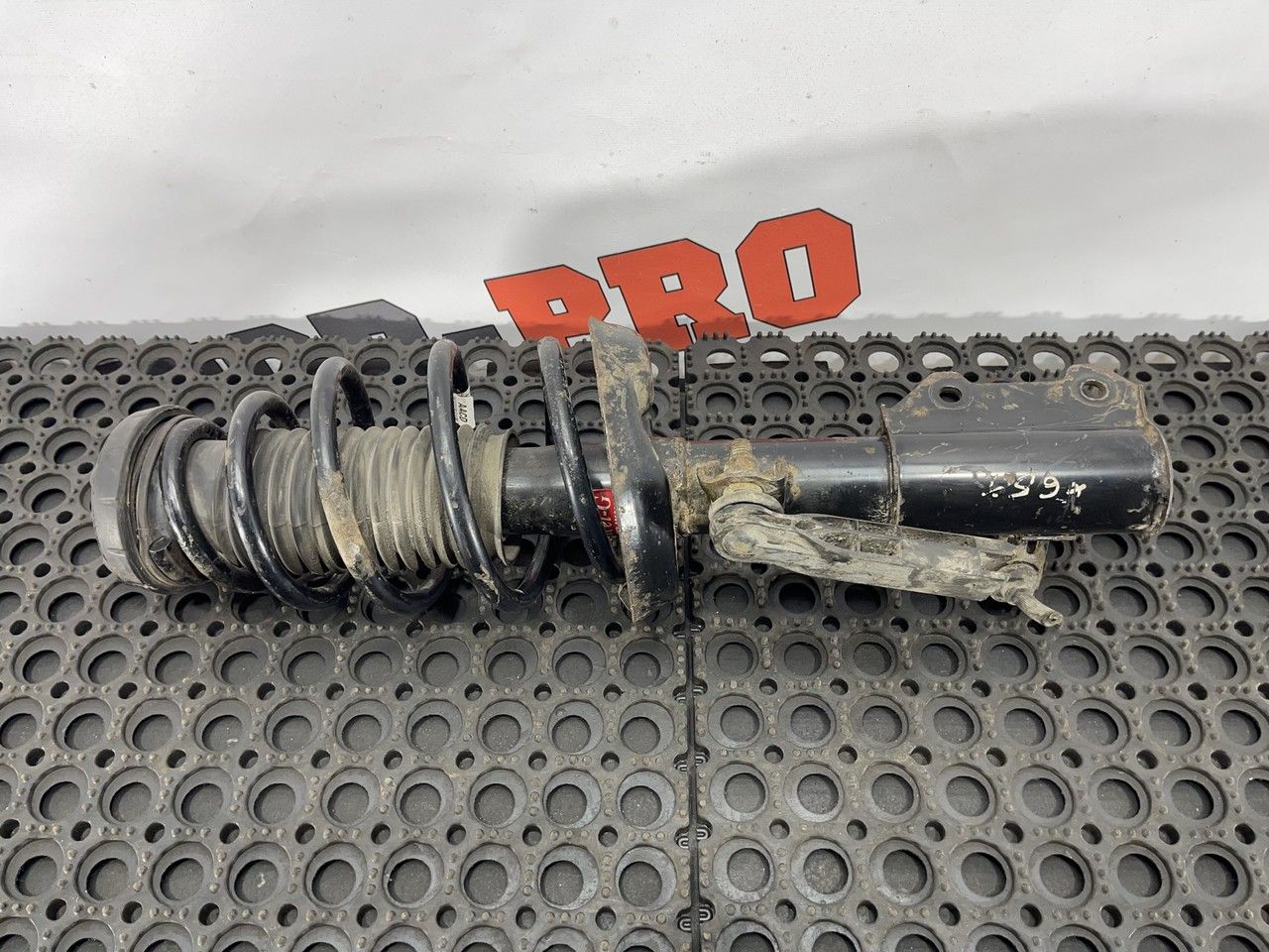 амортизатор передний правый Opel Astra J 2010, 1.2 л., дизель, МКПП, 13474016 - фото №1