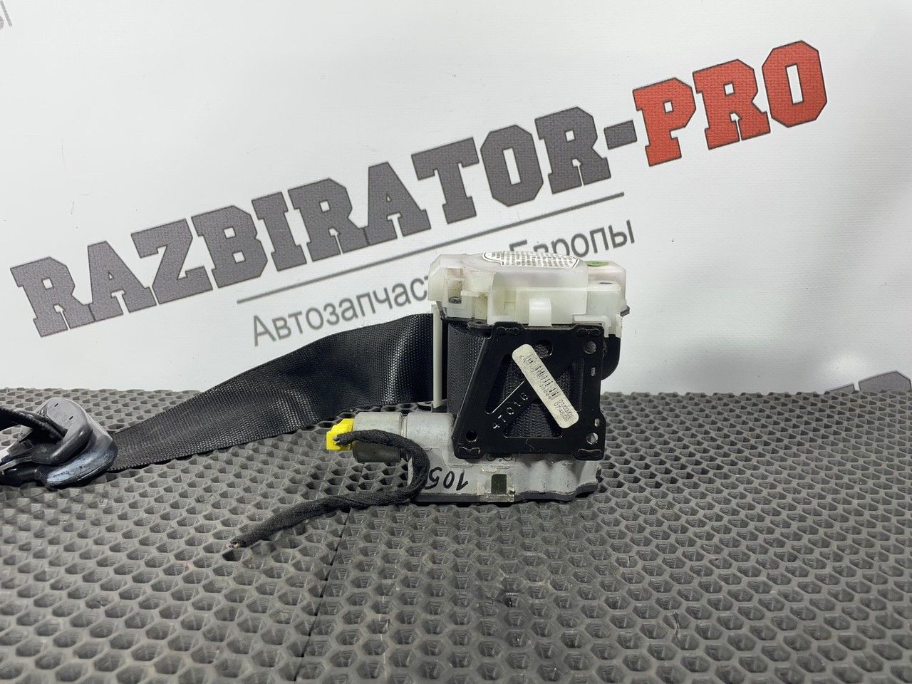 ремень безопасности Mercedes-Benz C-Класс W203/S203/CL203 2002, 2.0 л., M 111.955, бензин, МКПП, купе, A2038607185 - фото №1