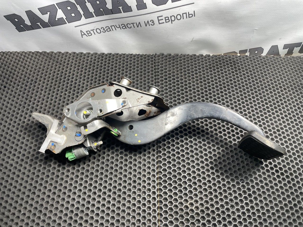 педаль тормоза Lexus LS 4 поколение (2006 - 2009), 4.6 л., 1UR-FSE, бензин, АКПП, 1f2, седан, задний привод, правый руль, 4710150100 - фото №1