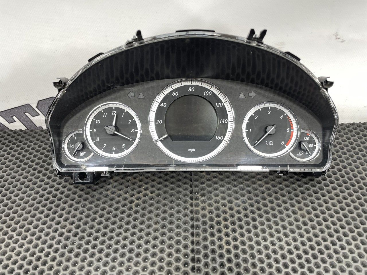 щиток приборов (приборная панель) Mercedes-Benz E-Класс W212/S212/C207/A207 W212 2009, 2.1 л., OM 651.924, дизель, 6МКПП, 040, седан, задний привод, правый руль, A2129005203 - фото №1