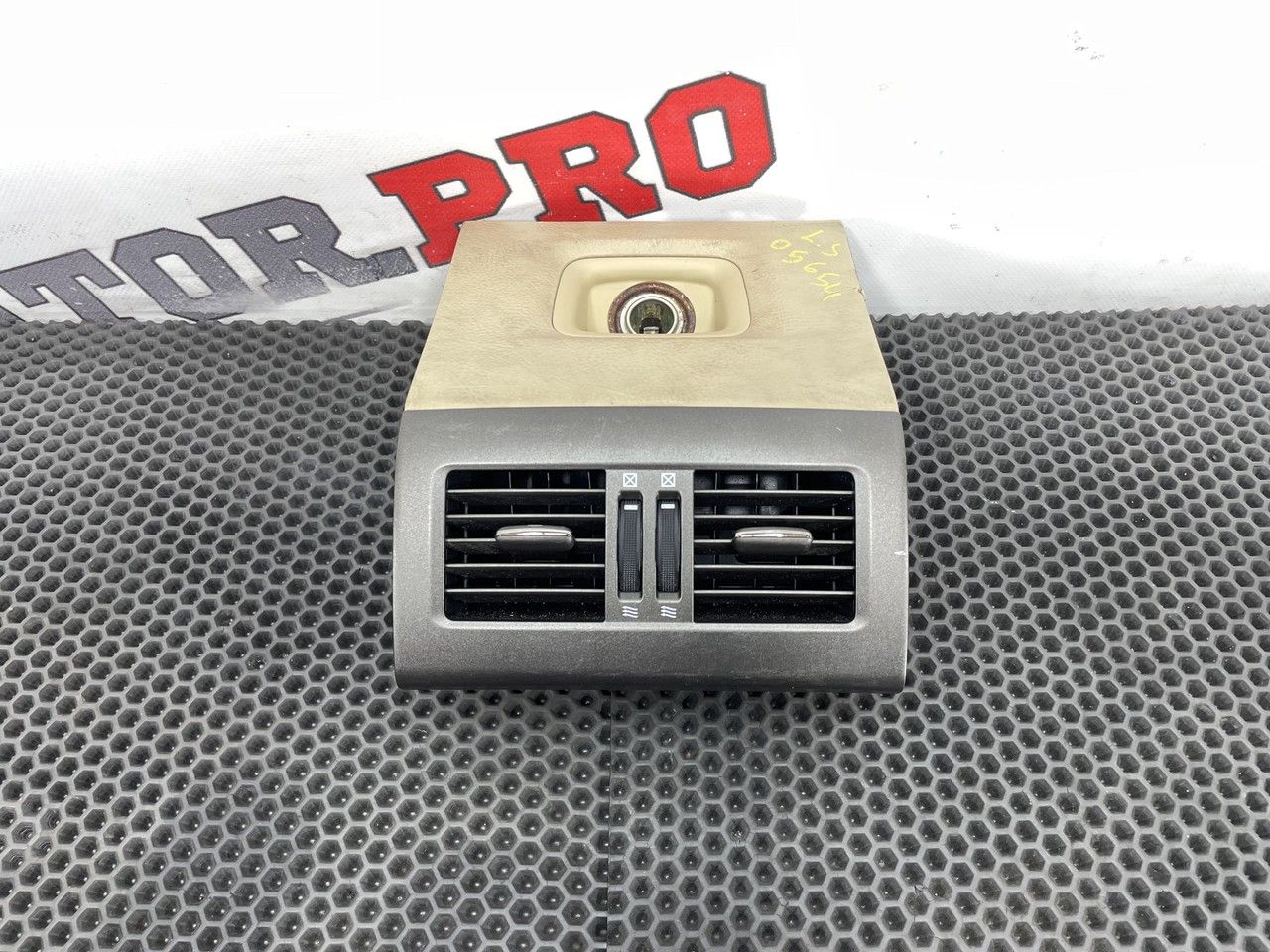 Задняя накладка центрального тоннеля Lexus LS 4 поколение (2006 - 2009), 4.6 л., 1UR-FSE, бензин, АКПП, 1f2, седан, задний привод, правый руль, 5890350040A0 - фото №1