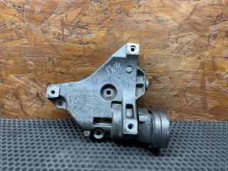 кронштейн компрессора кондиционера Volkswagen Passat B5 [рестайлинг] (2000 - 2005), 1.4 л., BMY, бензин, универсал, передний привод