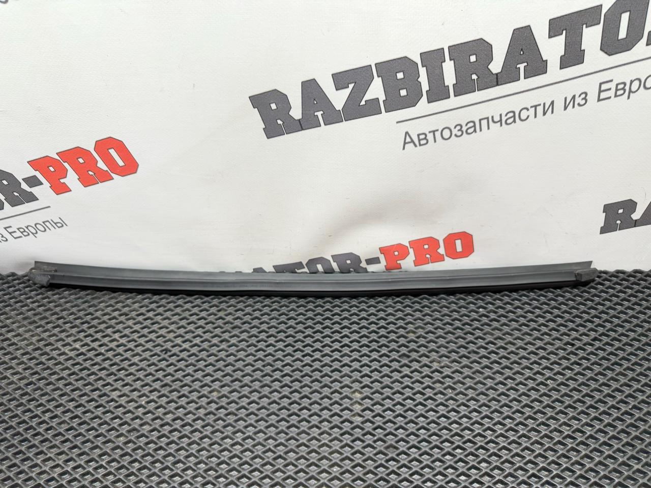 Уплотнитель стекла Hyundai i40 1 поколение VF 2011, седан - фото №1