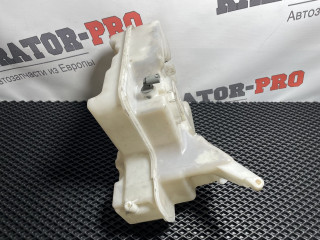 бачок омывателя BMW 5 серия E60/E61 [рестайлинг] E60 2008, 2.0 л., N47 D20 A, дизель, АКПП, 354 titansilber metallic, седан, правый руль, 61667179449