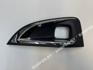 рамка фары противотуманной левой Peugeot 3008 2 поколение 2020, 1686611780, 9815692777