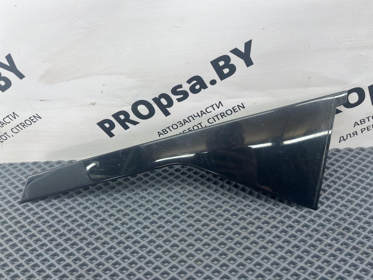 молдинг двери задней левой Peugeot 5008 2 поколение 2018, 2.0 л., дизель, АКПП, белый, передний привод, 9813816180 - фото №1