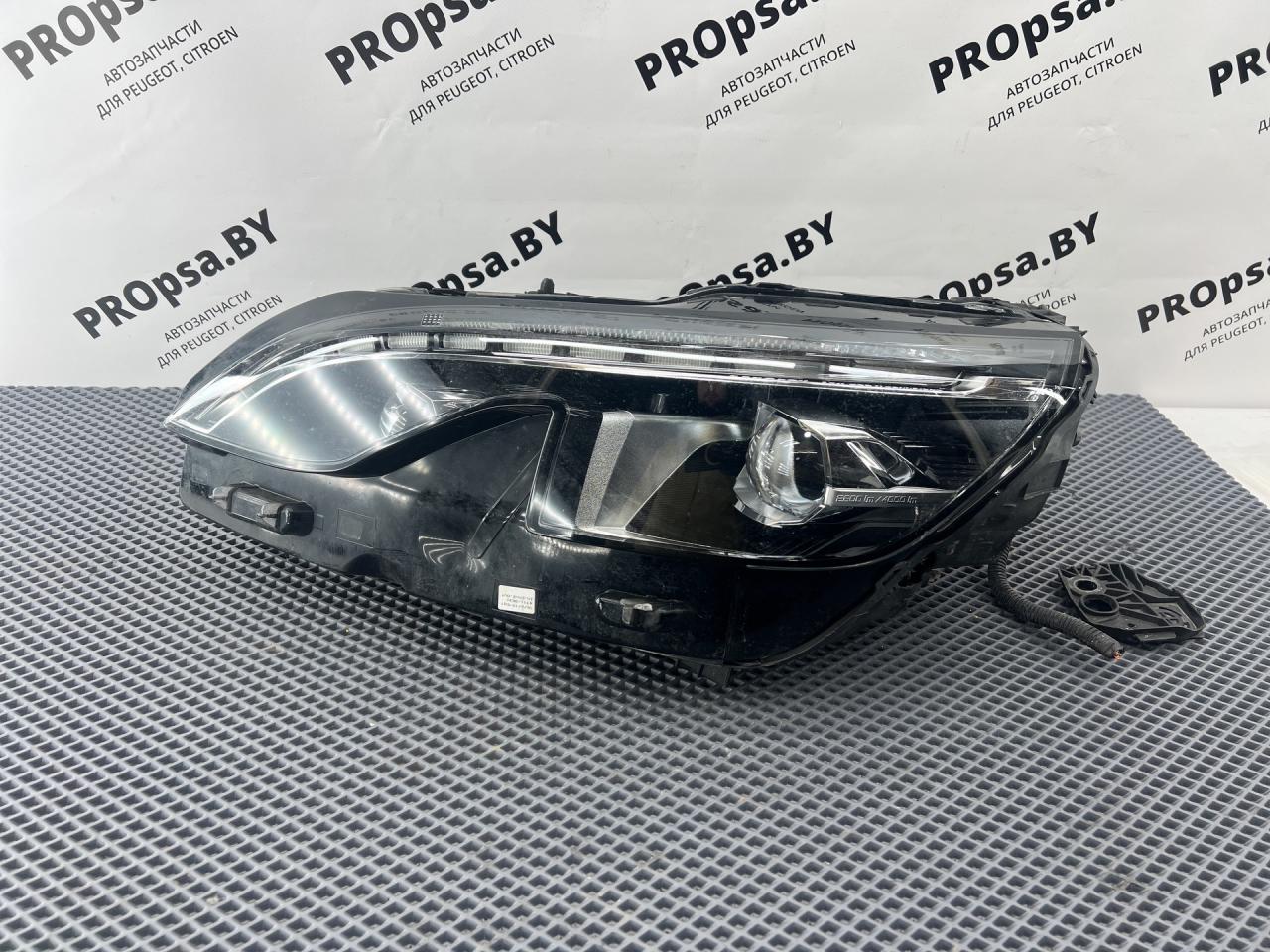 фара левая Peugeot 3008 2 поколение 2019, 1.2 л., бензин, МКПП, передний привод, правый руль, 9810478780 - фото №1