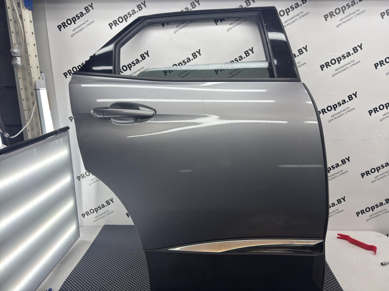дверь задняя правая Peugeot 3008 2 поколение 2018, 1.5 л., дизель, МКПП, передний привод, правый руль - фото №1