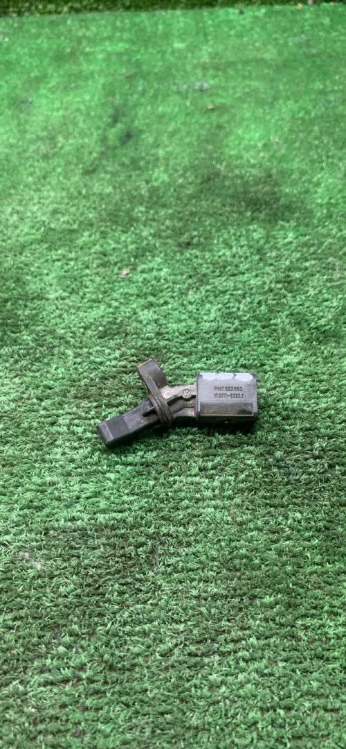 датчик ABS Volkswagen Polo Sedan 1 поколение 2015, 1.6 л., МКПП, седан - фото №1