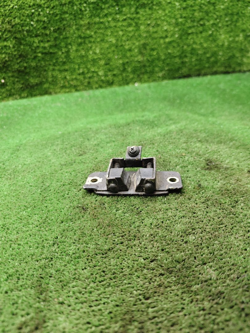 замок багажника Volkswagen Transporter T4 2000, 2.4 л., дизель, МКПП, микроавтобус, полный привод - фото №1