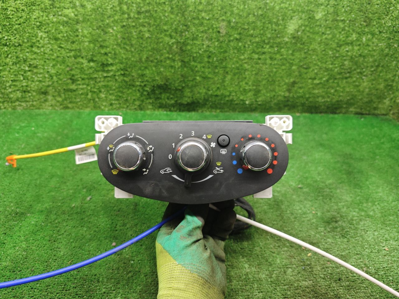 блок управления печки / климат-контроля Lada XRAY 1 поколение 2019, 1.6 л., бензин, МКПП, внедорожник 5 дв., 30080046 - фото №1