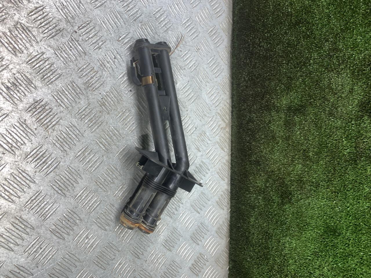 патрубок отопителя (печки) Renault Laguna 1 поколение 1997, 1.8 л., бензин, МКПП, хетчбэк 5 дв., 9010902677 - фото №1