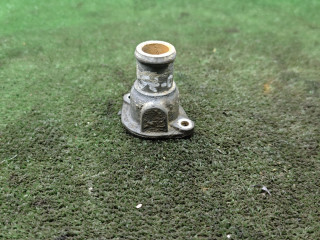 фланец (тройник) системы охлаждения Audi 80 B2 1984, 1.6 л., бензин, МКПП, седан