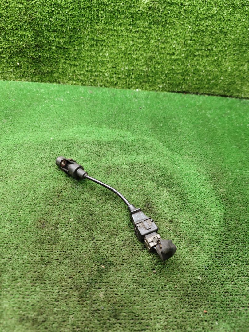 датчик коленвала Hyundai Accent 1 поколение (X3) 1995, 1.5 л., бензин, МКПП, хетчбэк 3 дв. - фото №1