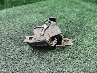 замок капота Volkswagen Golf 3 поколение 1996, 1.8 л., бензин, МКПП, хетчбэк 3 дв.