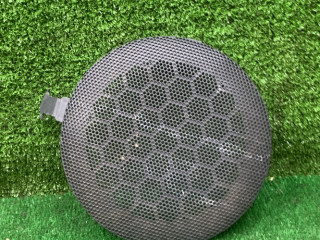 сетка на динамик двери задней левой Renault Duster 1 поколение [рестайлинг] 2017, 2.0 л., бензин, МКПП, внедорожник 5 дв., полный привод, 281760413R