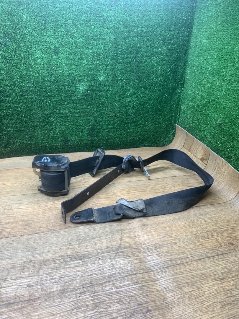 ремень безопасности Volkswagen Transporter T4 1998, 1.9 л., дизель, МКПП, микроавтобус - фото №1