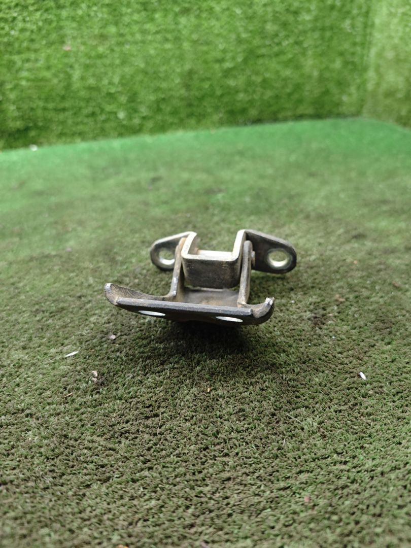 петля двери Great Wall Hover 1 поколение 2008, 2.4 л., бензин, МКПП, внедорожник 5 дв. - фото №1