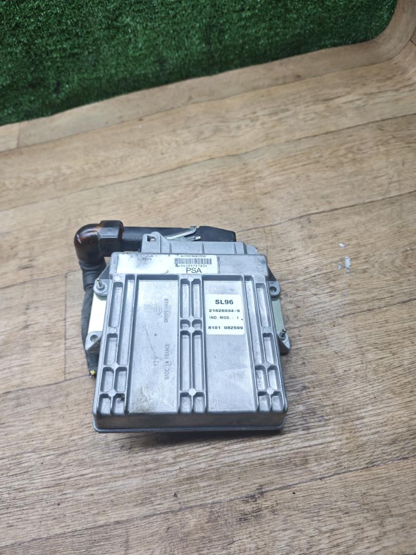 блок управления двигателем Citroen Xsara 1 поколение 1999, 1.8 л., LFY (XU7JP4), бензин, МКПП, универсал, SL96, 9629372780 - фото №1