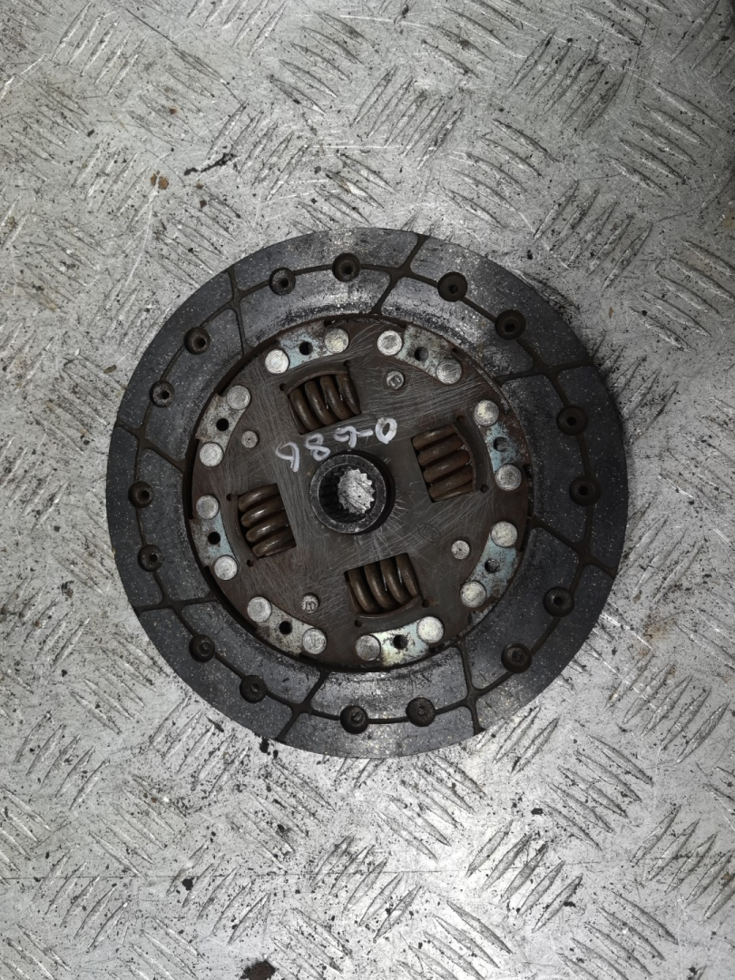 диск сцепления Citroen Xsara 1 поколение 1998, 1.8 л., бензин, МКПП, хетчбэк 5 дв. - фото №1