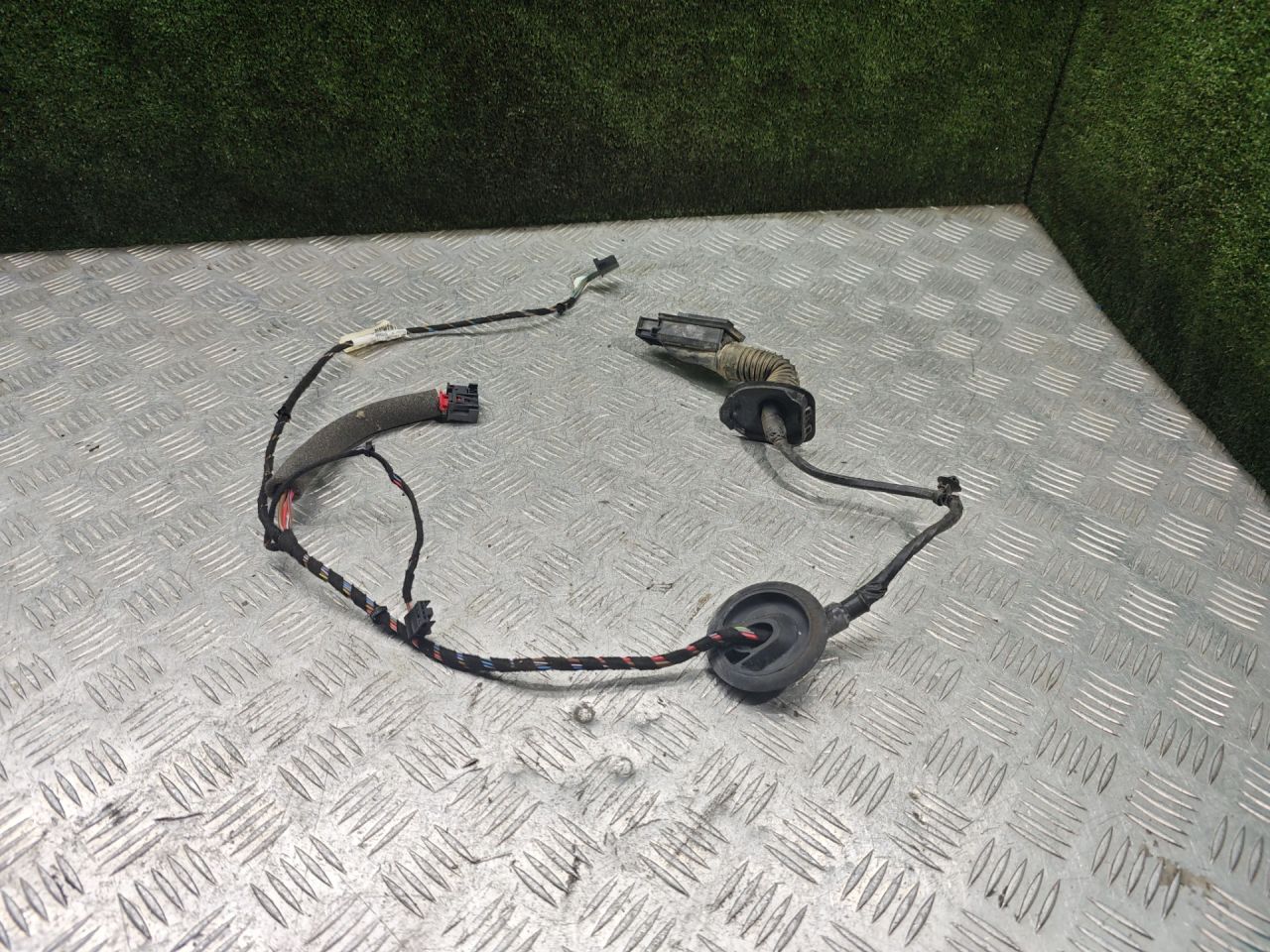 дверная проводка Skoda Octavia 3 поколение (A7) 2013, 1.8 л., бензин, МКПП, лифтбэк, 5E0971693B - фото №1