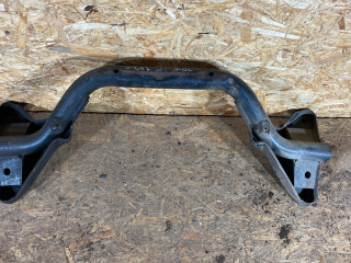 балка подвески передняя (подрамник) Nissan Serena С23 [рестайлинг] 1995, 2.3 л., дизель, МКПП, минивэн