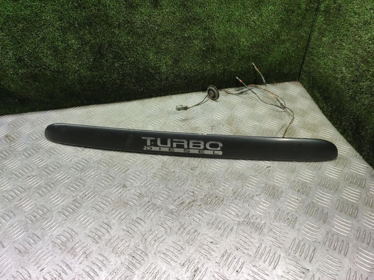 накладка двери (крышки) багажника Chrysler Voyager 3 поколение 2000, 2.5 л., дизель, МКПП, минивэн - фото №1