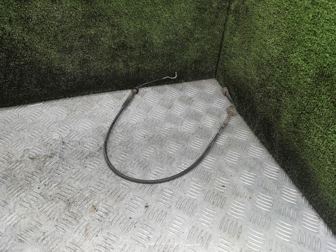 трос газа Volkswagen Golf 2 поколение 1990, 1.6 л., дизель, МКПП, хетчбэк 3 дв. - фото №1