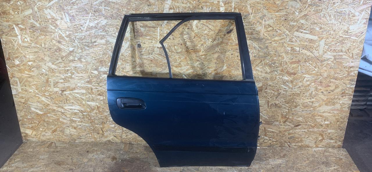 дверь задняя правая Toyota Carina E 1 поколение T190 1998, 2.0 л., 2C-TE, дизель, МКПП, универсал - фото №1